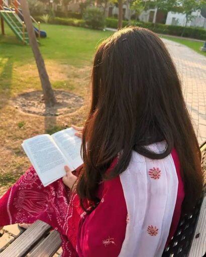 beautiful girl reading book dp