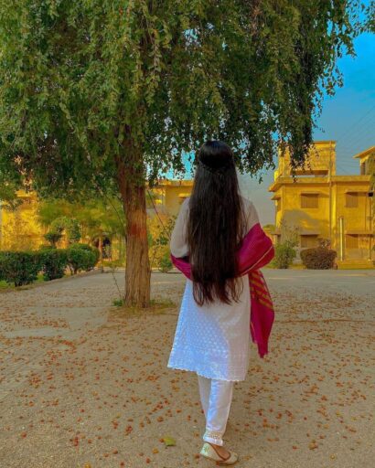 beautiful photo of girl near tree by dp pic
