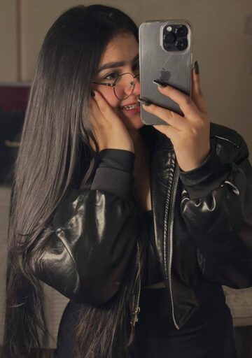 cute girl with glasses dp pfp for whatsapp