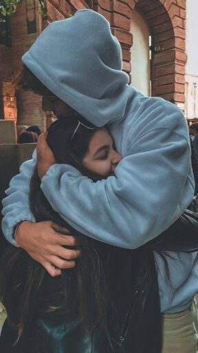 girl and boy dp for couples ,lovers hugging dp