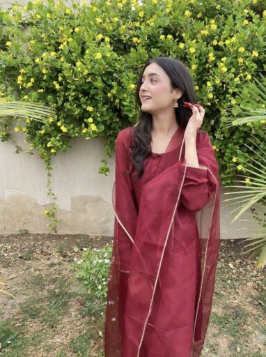 girl at garden dp photo for social media