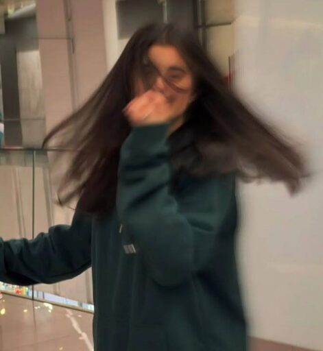 girl blurry photo for pfp tiktok