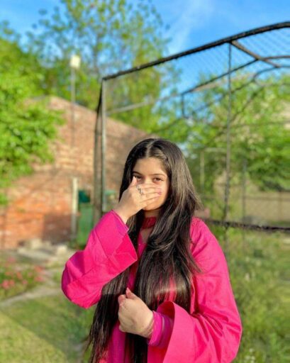girl hiding her face in park f at islamabad,dp for stylish girls
