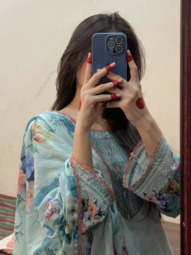 girl image in mehandi