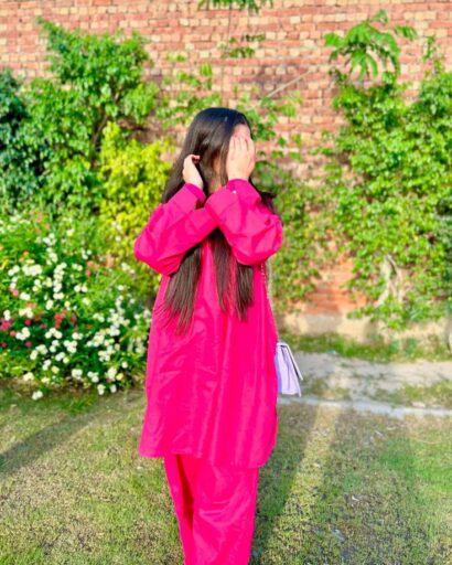 girl in pink dress hidden face dp photo ()