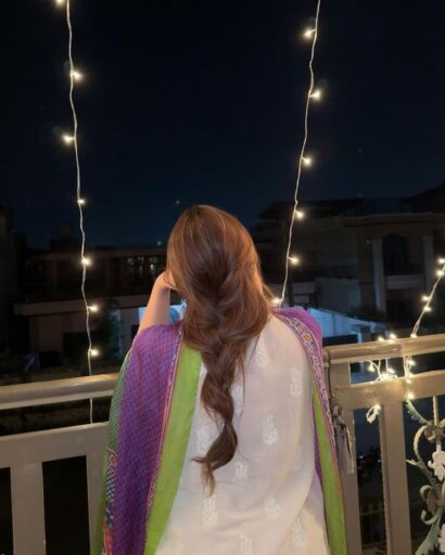 girl pic at night ,beautiful scene at night